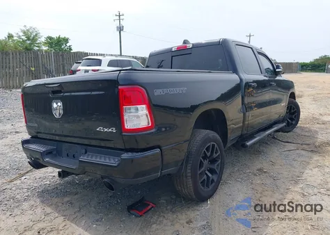 2021 Ram 1500 Big Horn 4X4 5'7 Box z USA, uszkodzony, nr VIN 1C6SRFFT8MN816943